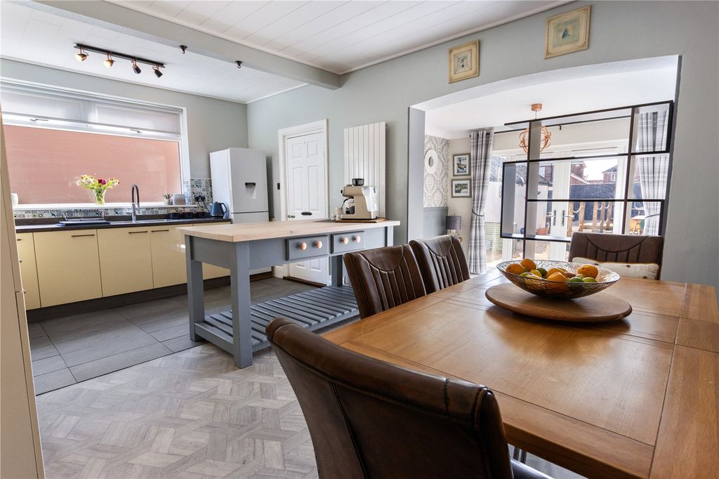 Property photo 3 of 27 Open Plan Kitchen
