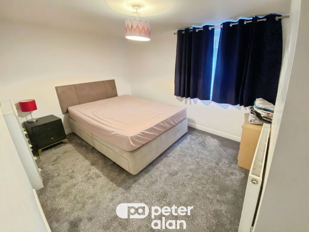 Property photo 3 of 5 Living Room