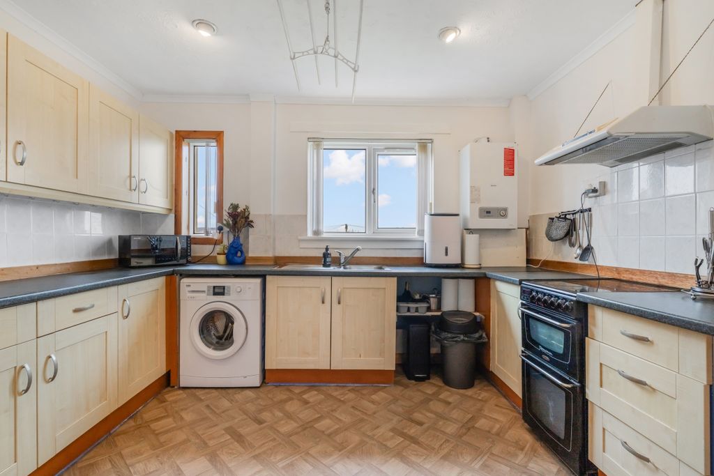 Additional image 4 of 2 bed flat for saleAlbert Avenue, Grangemouth FK3