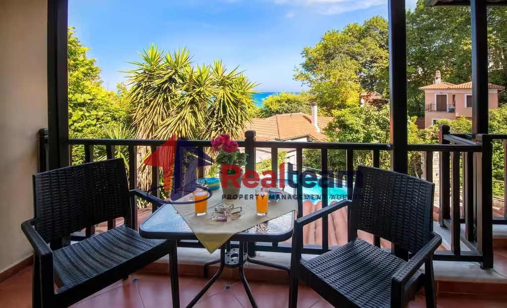 Property photo 3 of 25