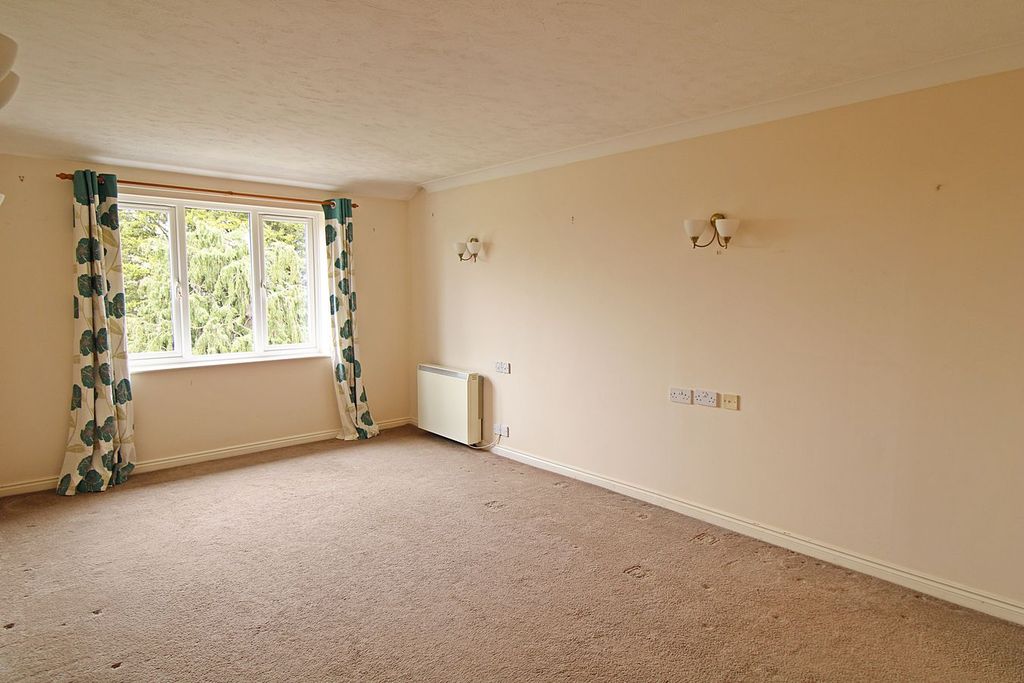 Property photo 2 of 9