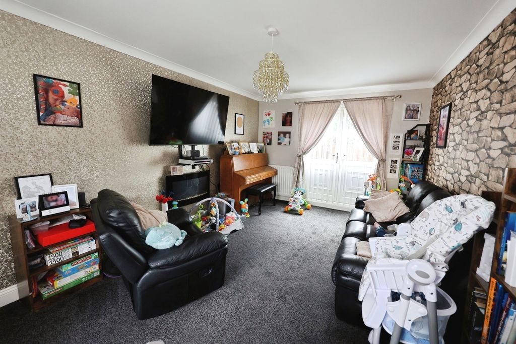 Property photo 2 of 8 Pbox-Living_Room-315039.Jpg
