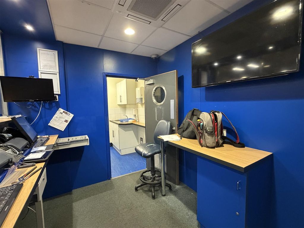 Property photo 3 of 6