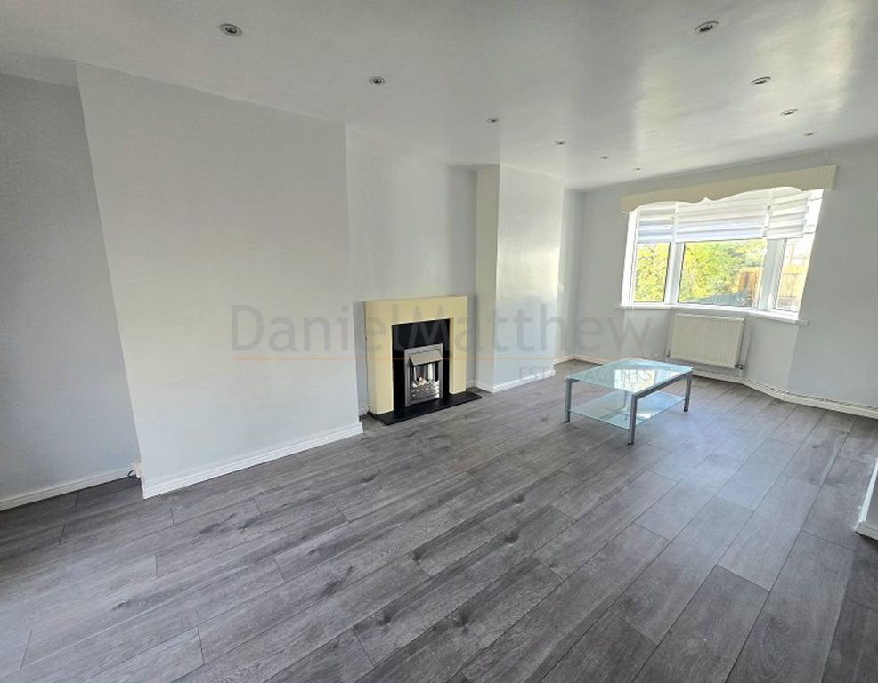 Property photo 2 of 22 Open Plan Lounge/Diner