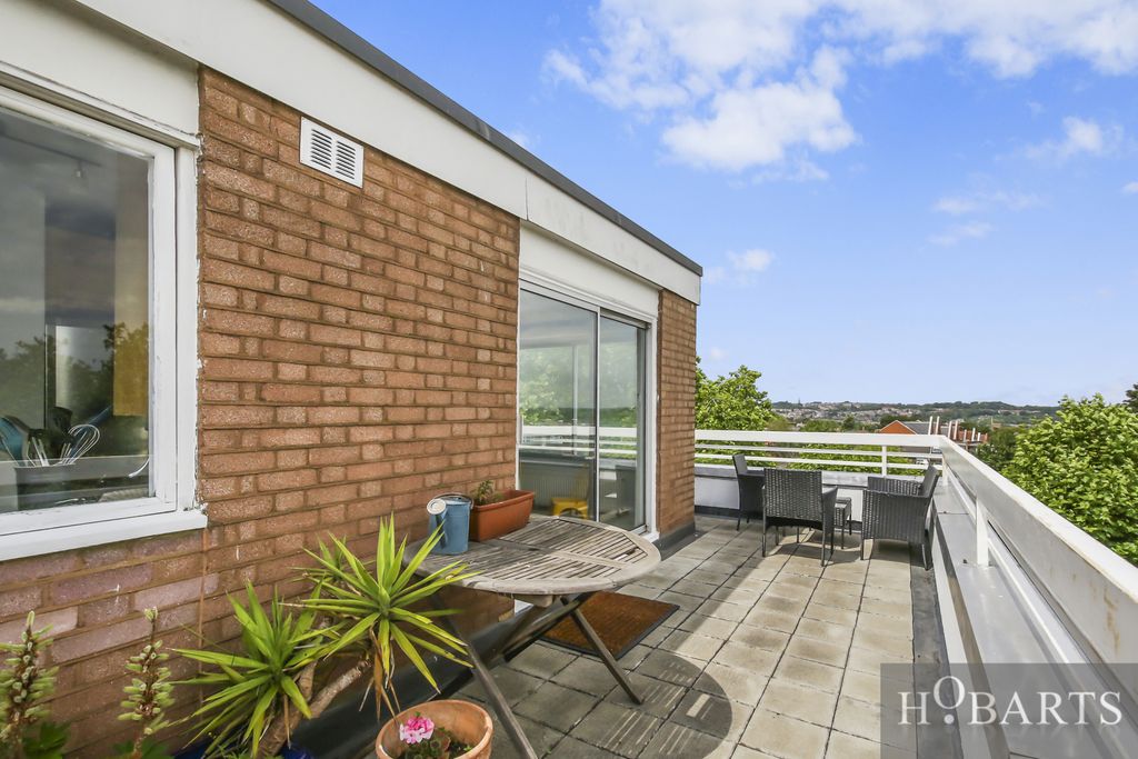 Property photo 1 of 17 Penthouse Studio With Skyline Views & Terrace