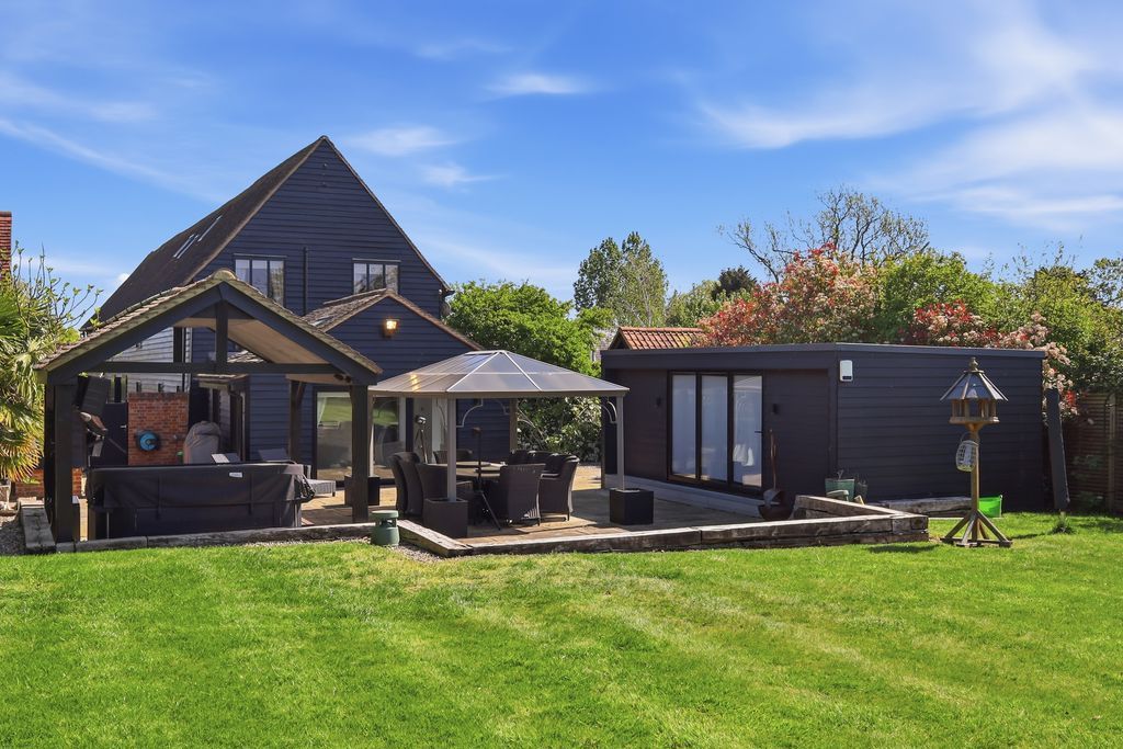 Additional image 63 of 5 bed barn conversion for saleThe Barn, Church Street, Billericay CM11