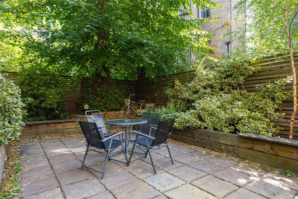 Property photo 1 of 13 Garden