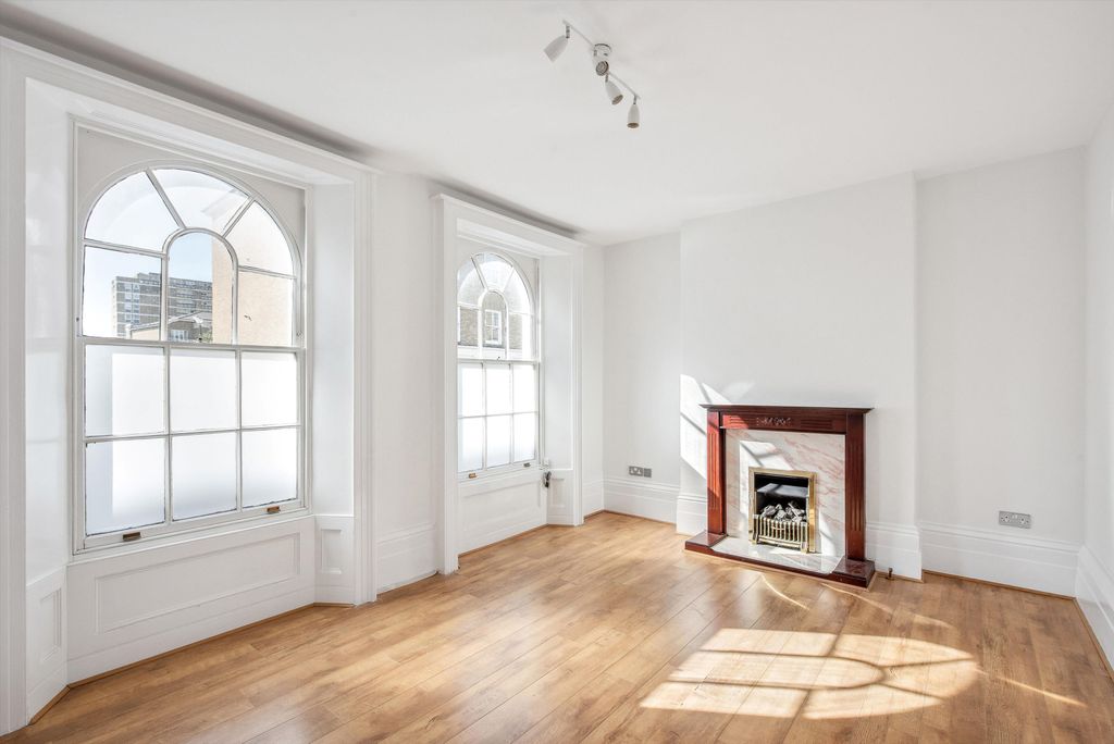 Property photo 1 of 11 Image