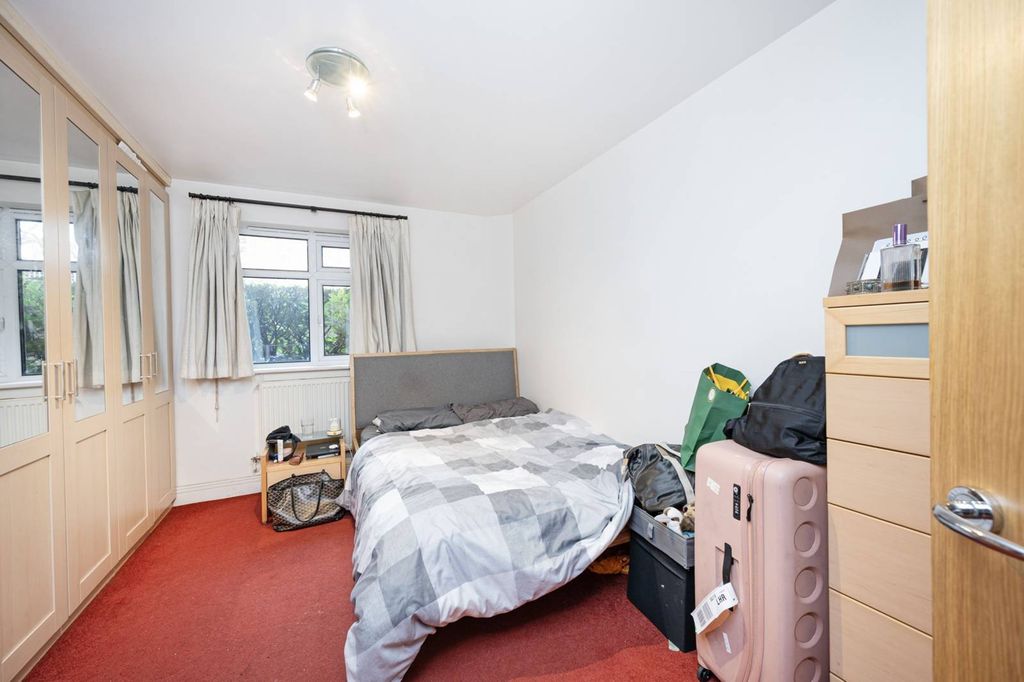 Property photo 3 of 9