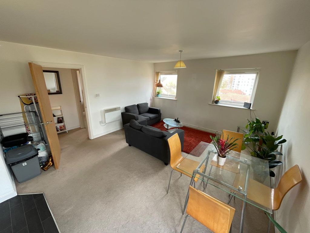 Property photo 3 of 12