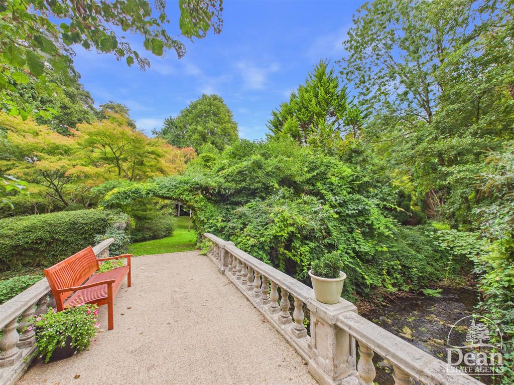Property photo 3 of 48