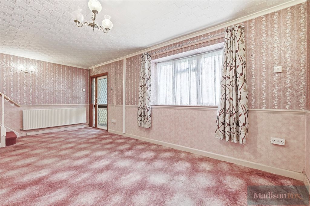 Property photo 3 of 23 Picture No. 02