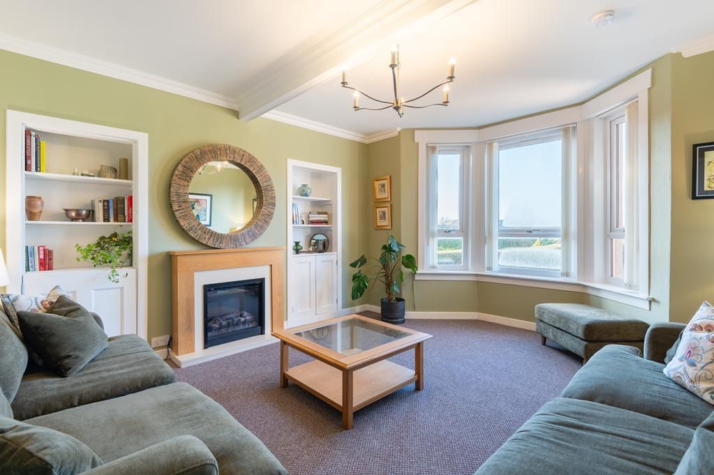 Property photo 3 of 31 Cup1443Seg Living Room.Jpg