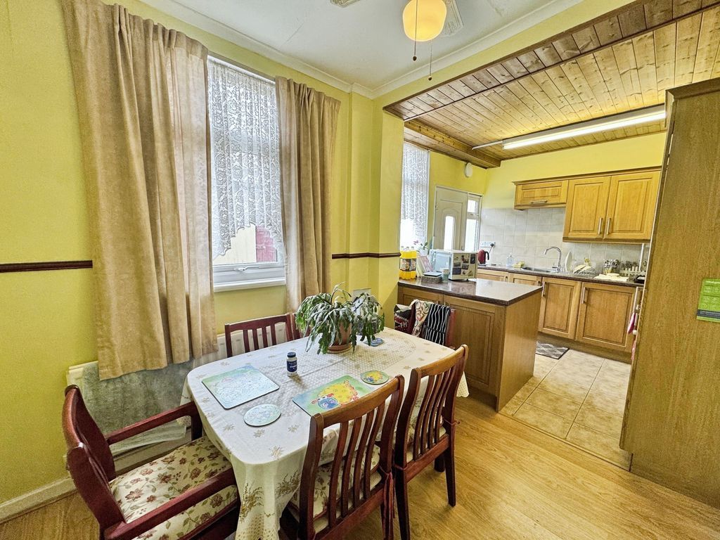 Property photo 3 of 8 Photo 3