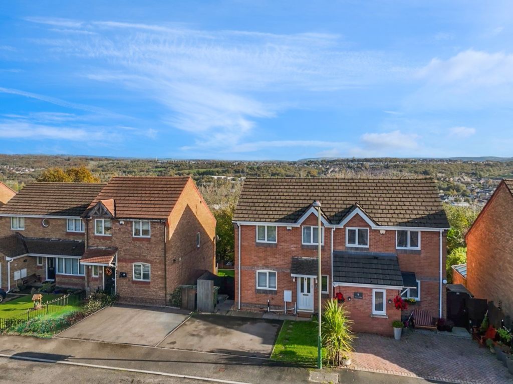 Property photo 1 of 32