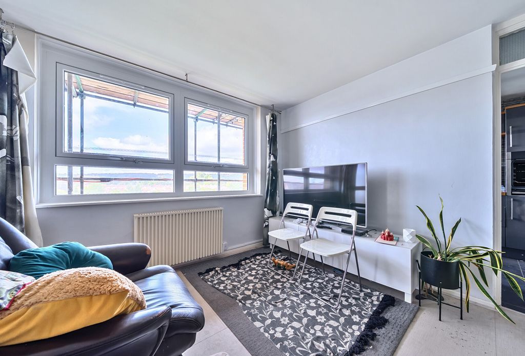 Property photo 1 of 12 1317452-14-685Bd8...