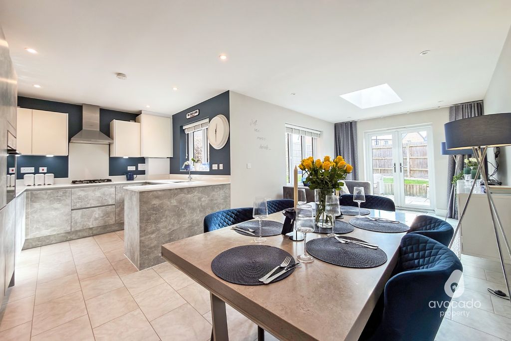 Property photo 2 of 17 4857643