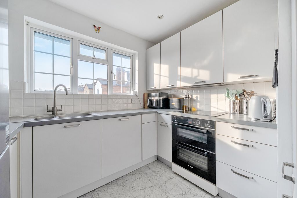 Property photo 3 of 16 Kitchen