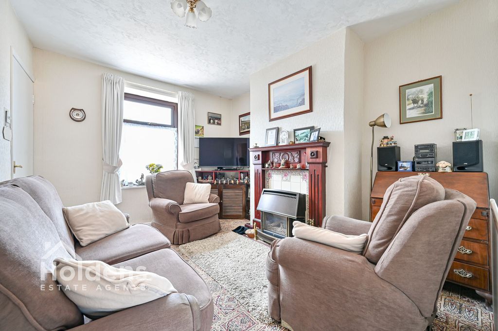 Property photo 3 of 17