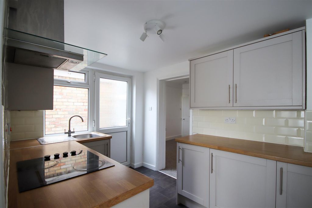 Property photo 3 of 10 Img_8976.Jpg