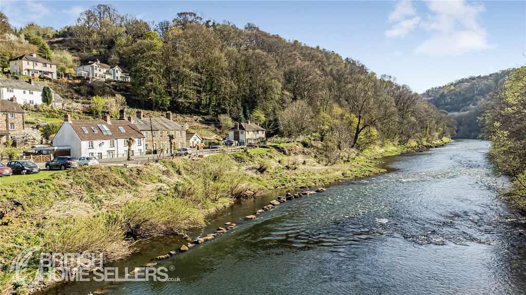 Property photo 1 of 52 Picture No. 13