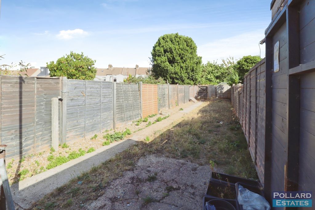 Property photo 3 of 18 Pbox-Img.Jpg