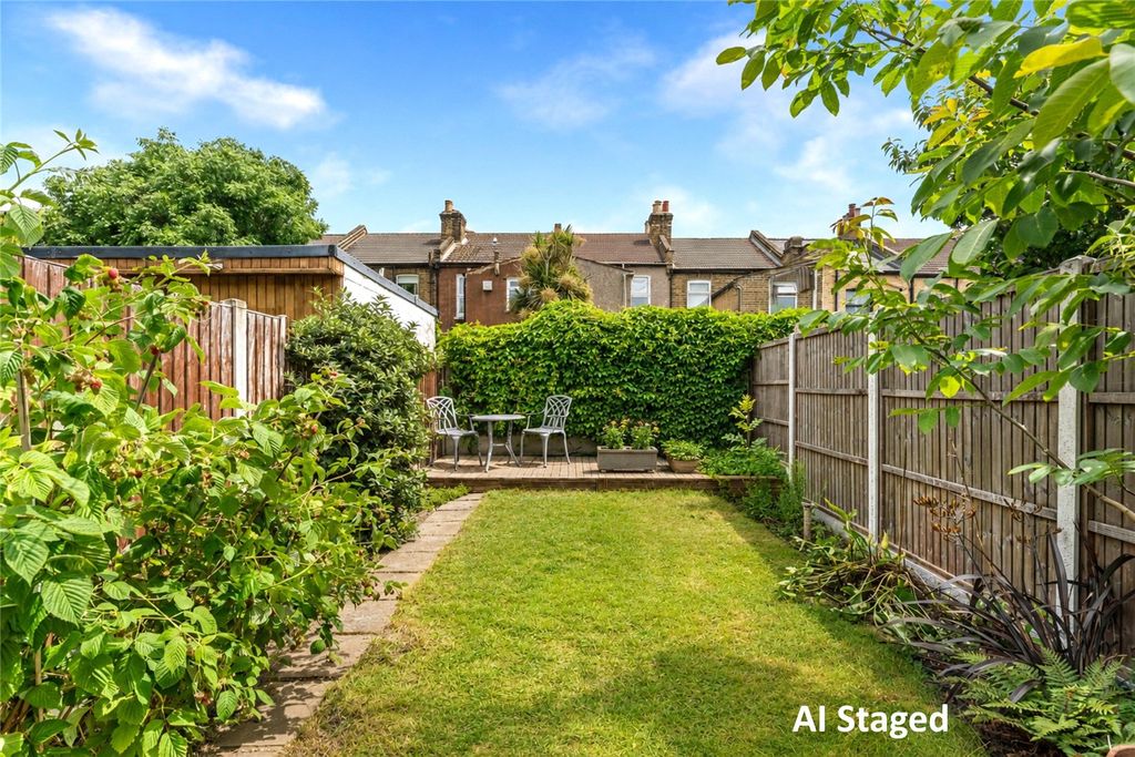 Property photo 3 of 18 Picture No. 30