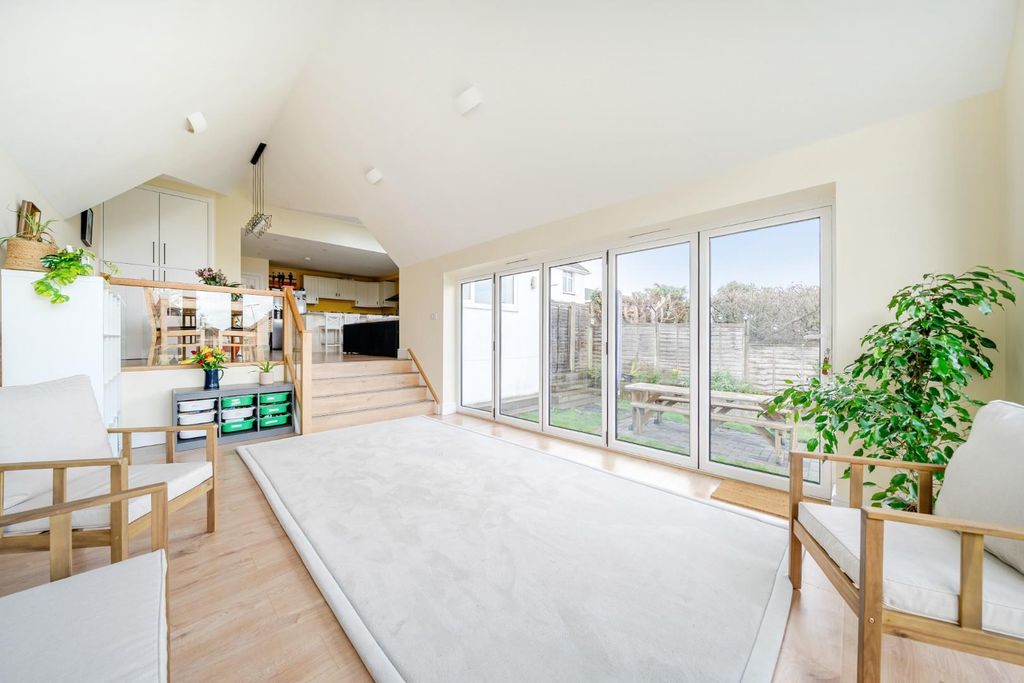 Property photo 2 of 22 1-691Efc3Fb3d99-1373821-3-691Dda9c833B8-1.Jpg