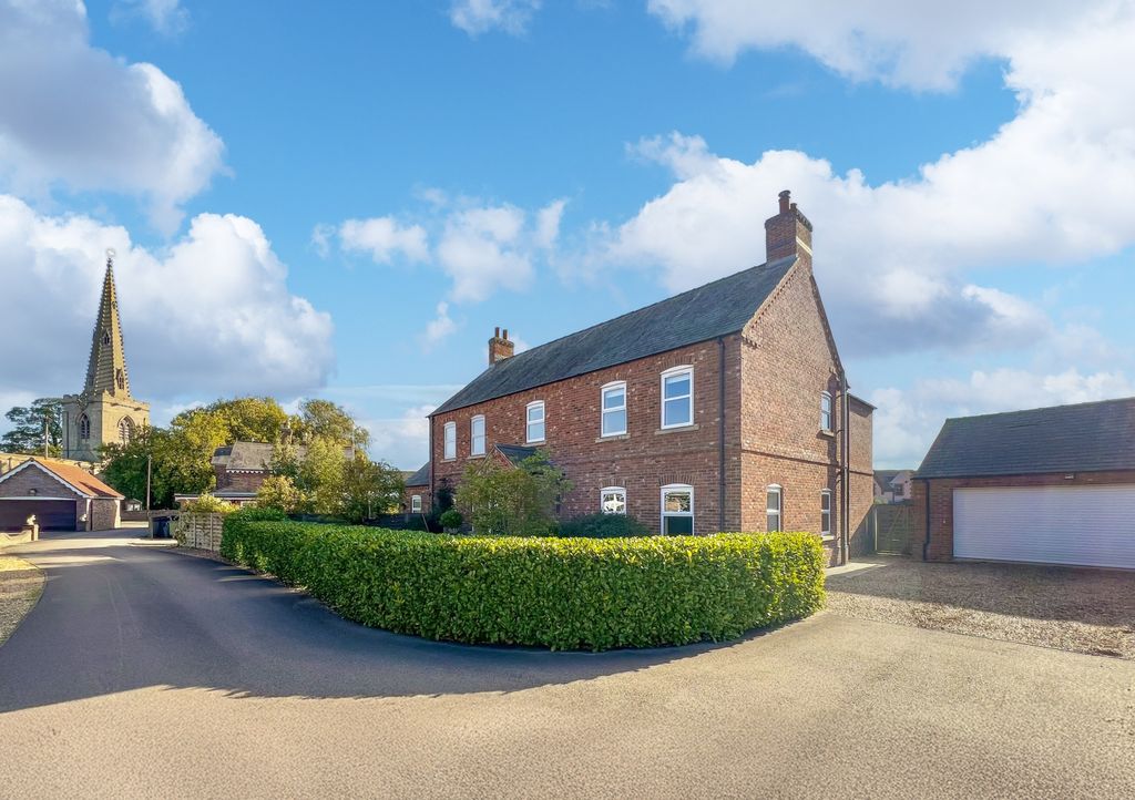 Property photo 1 of 33 Front