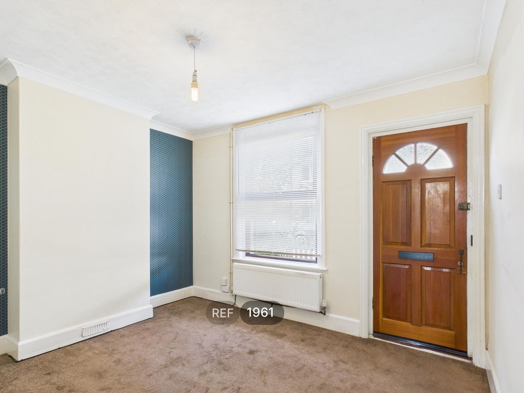 Property photo 2 of 17 Living Room