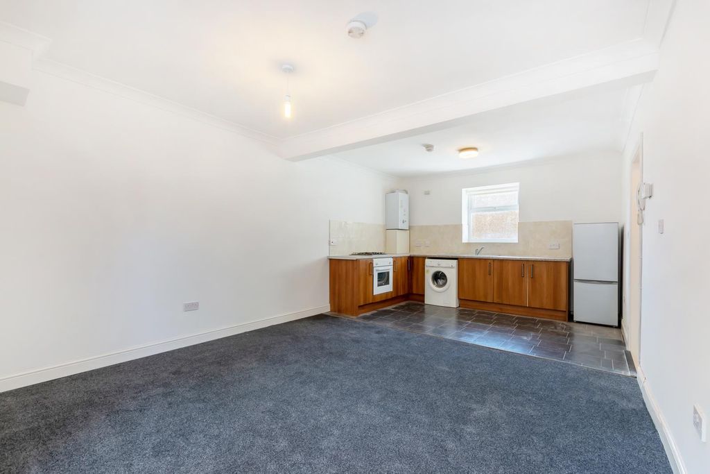 Property photo 1 of 5 Brockley Rise Se23 1Jg-4.Jpg