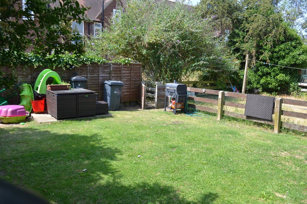 Property photo 3 of 8 Photo 09