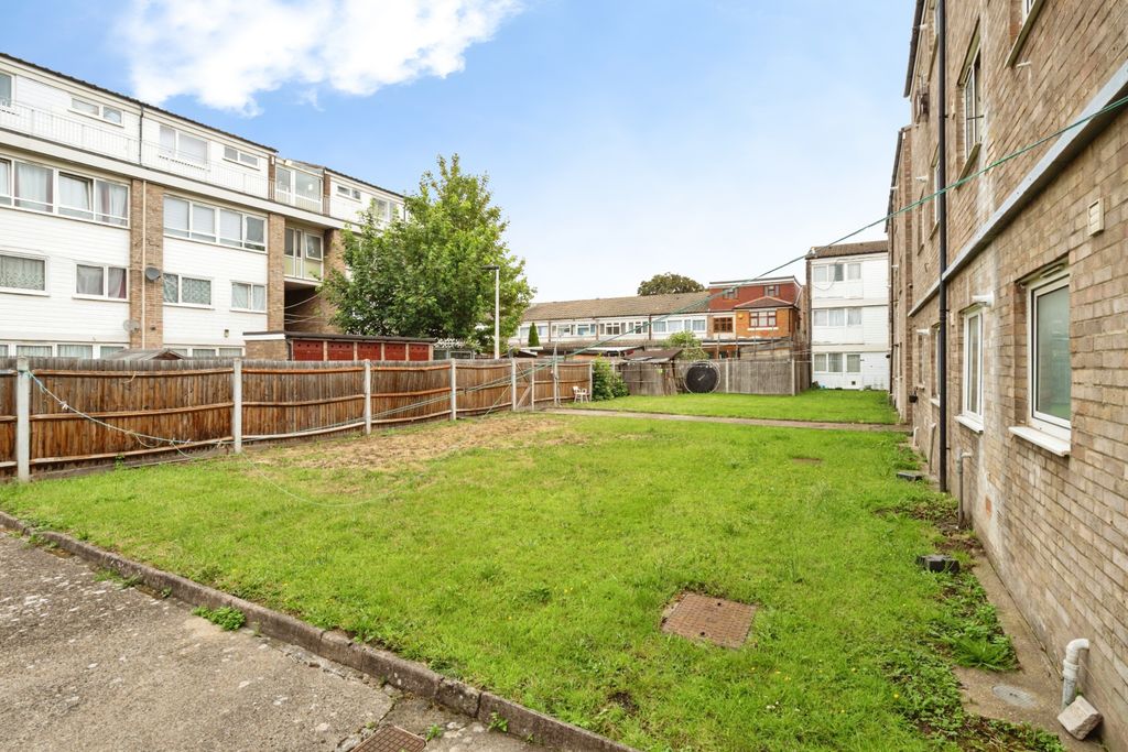 Property photo 3 of 26