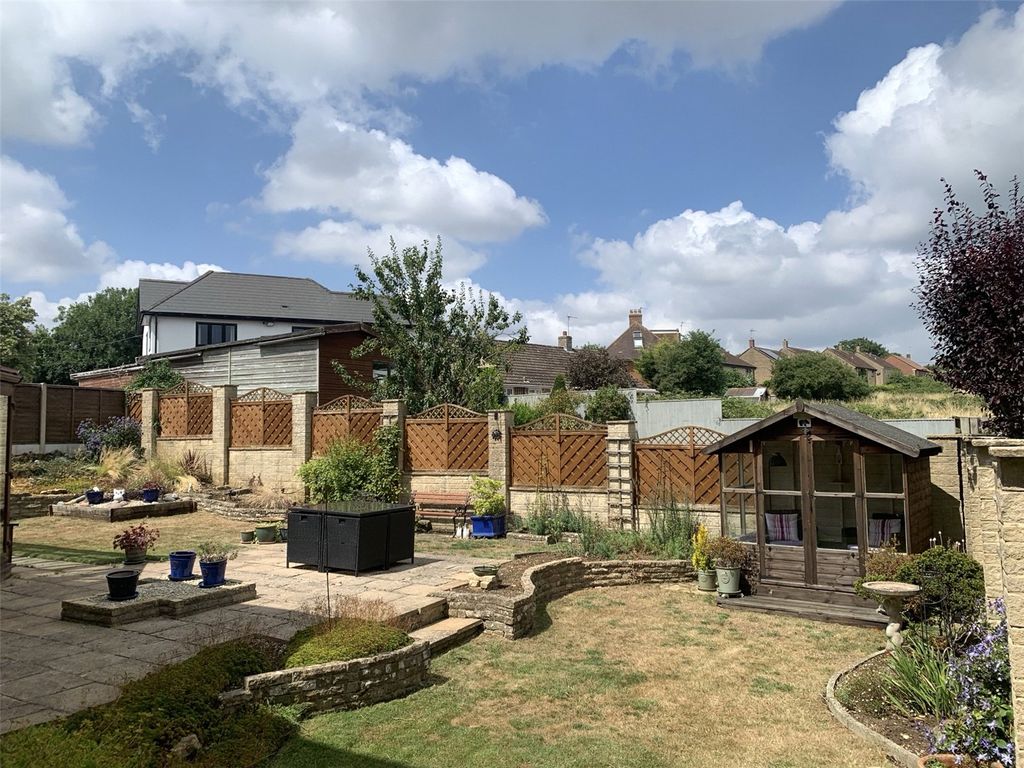 Property photo 3 of 19 Picture No. 32