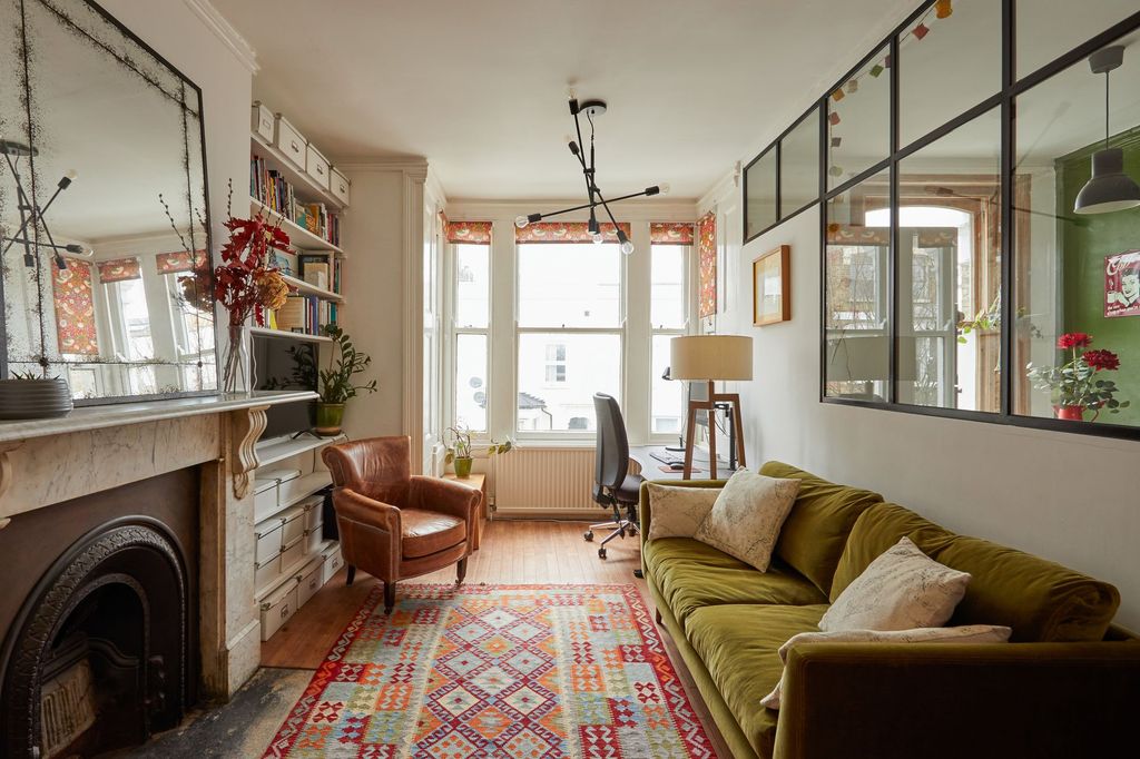 Property photo 2 of 29