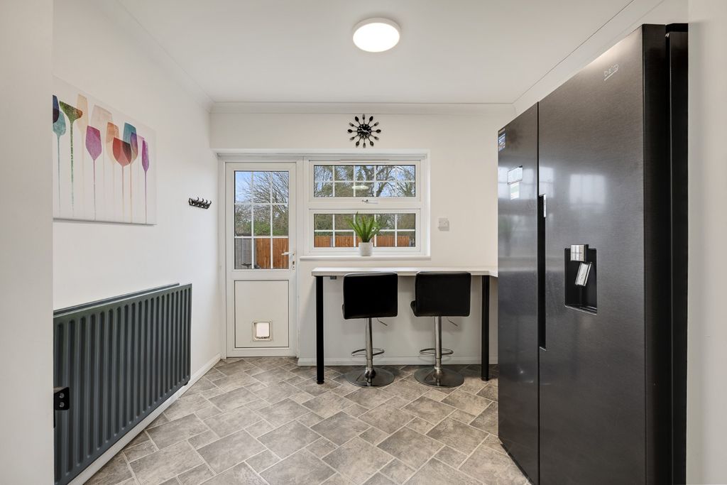 Property photo 3 of 21 4883913