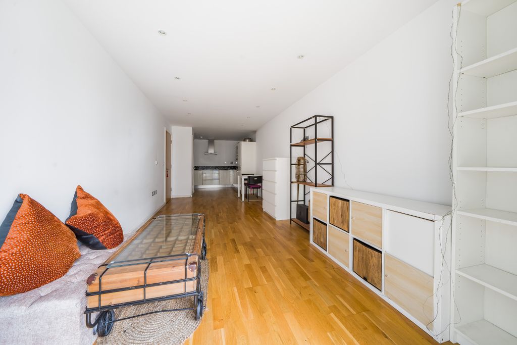 Property photo 3 of 9 956576 (2)