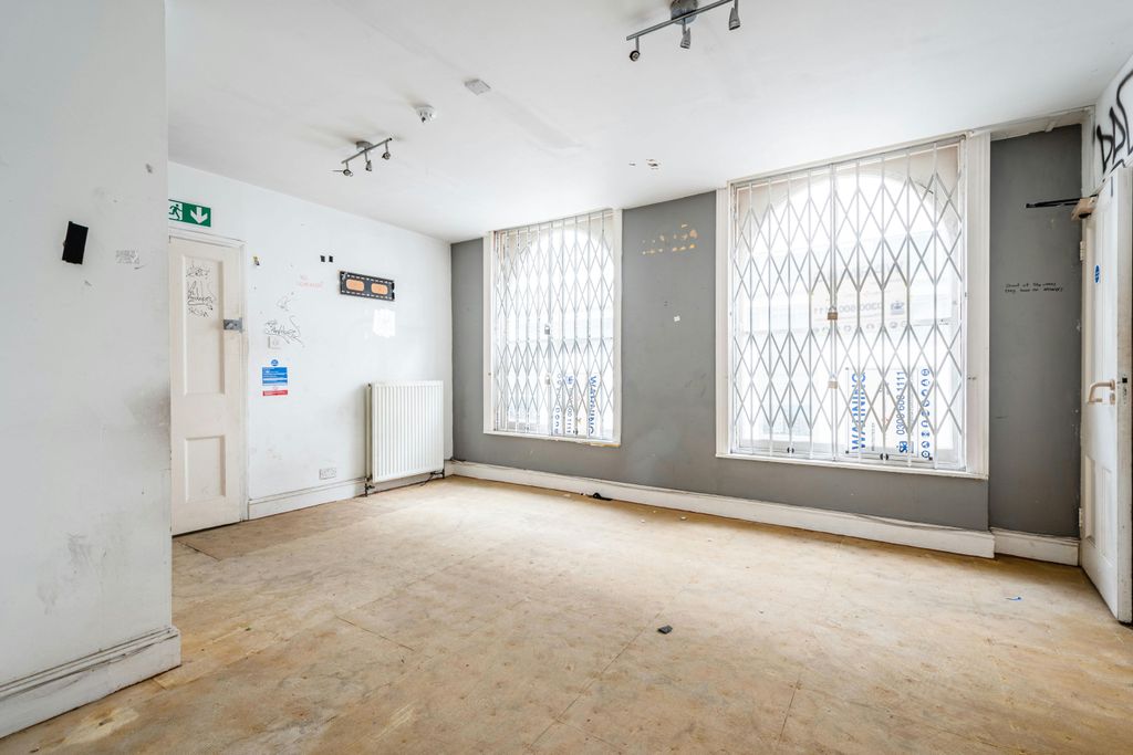 Property photo 2 of 7 Hackney Grove  Low Res 3.Jpg