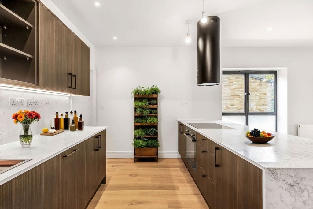 Property photo 3 of 6 3.-Kitchen