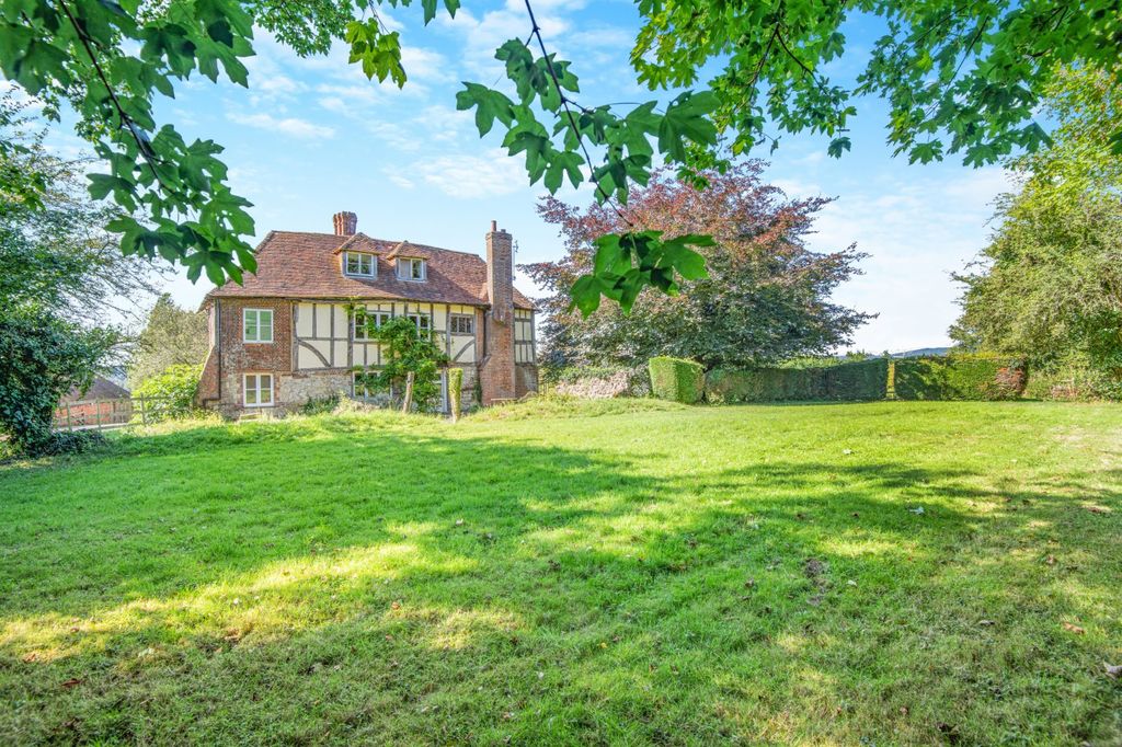 Property photo 2 of 19 Goldwell Manor