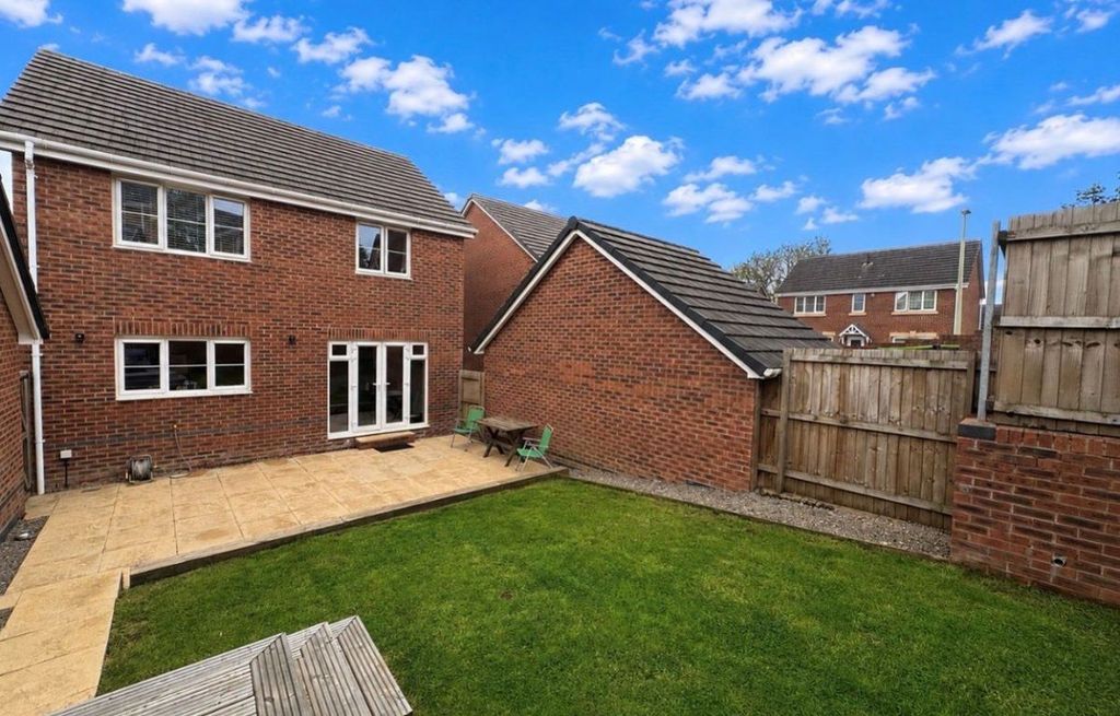 Property photo 2 of 5