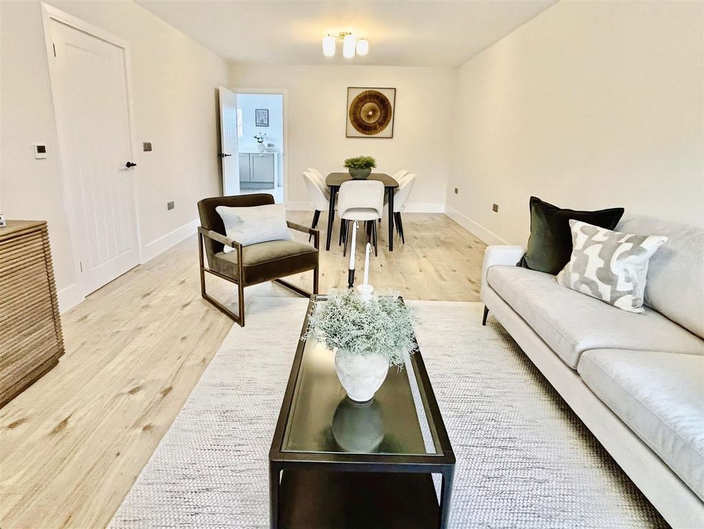 Property photo 2 of 17 2Cf9B06d-7.Jpg