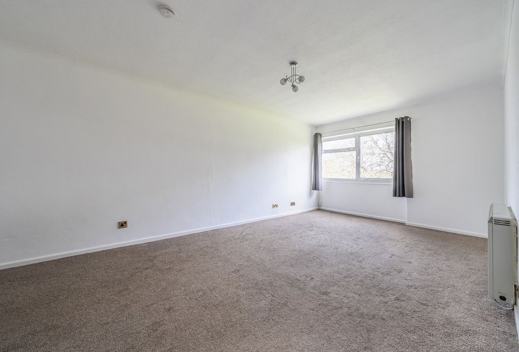 Property photo 3 of 13 1435579-1-69Cb8Ae...