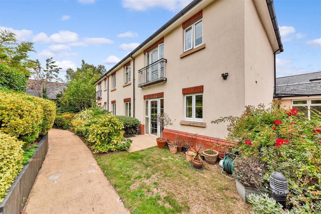 Property photo 1 of 30 Cwrt-Pegasus-27.Jpg