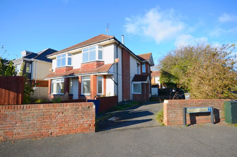 Property photo 1 of 13 Photo 11