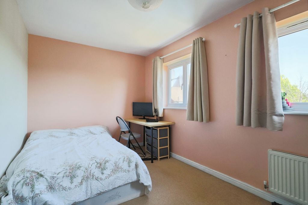 Property photo 3 of 19