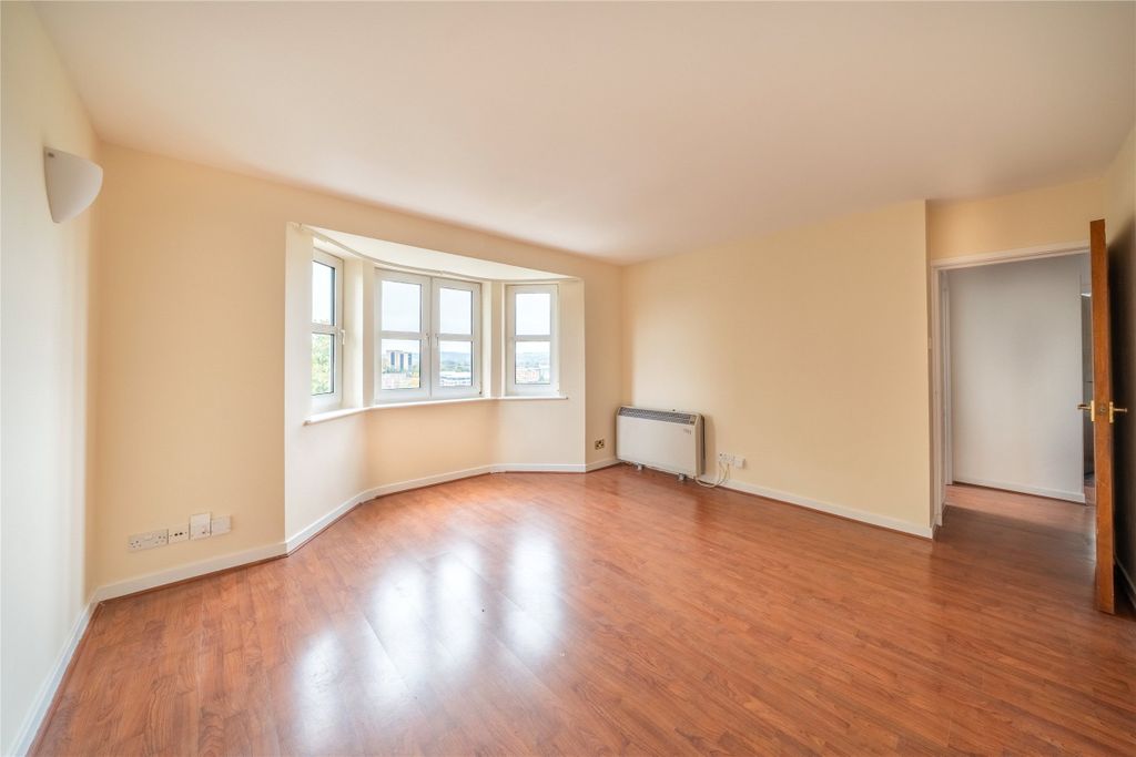 Property photo 2 of 16 Picture No. 05