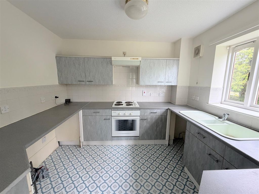 Property photo 3 of 5 Kitchen