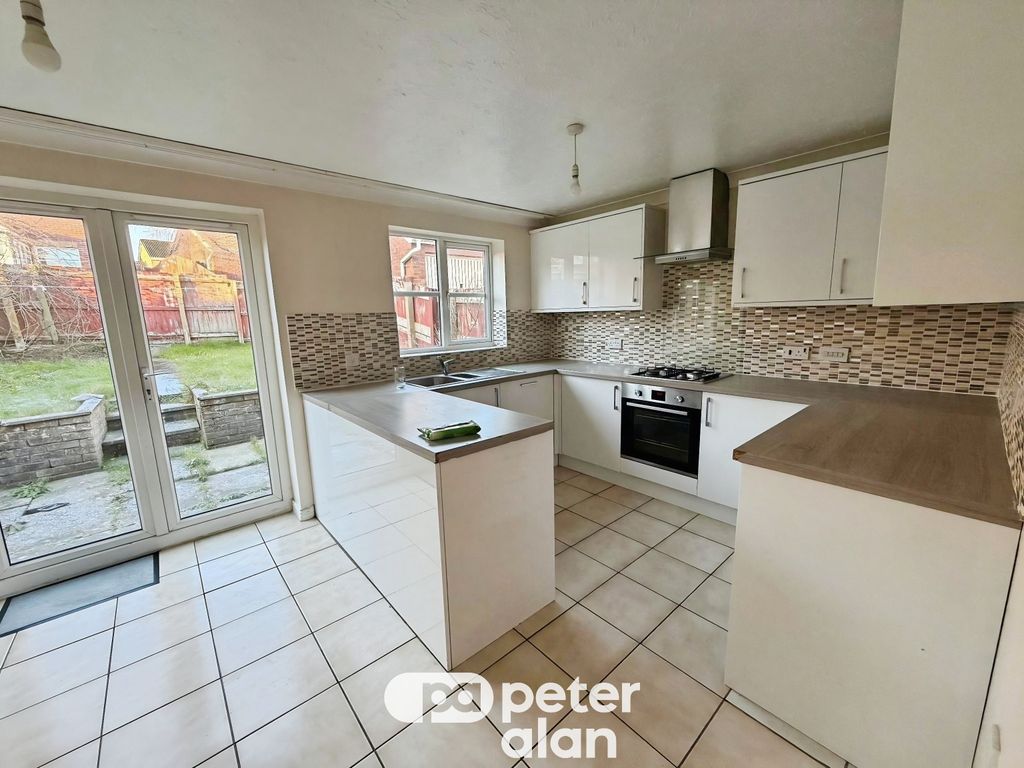 Property photo 2 of 11 Front