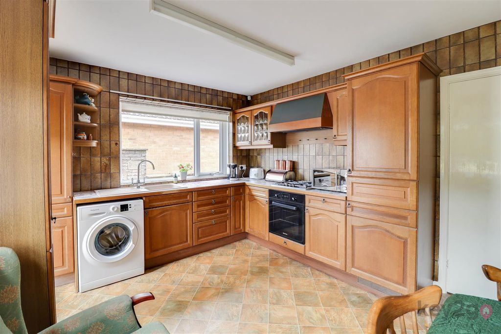 Property photo 3 of 24 Kitchen